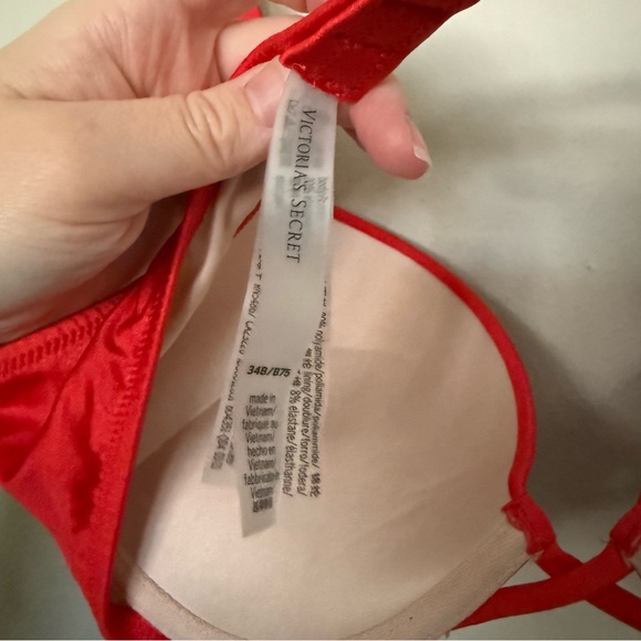 Victoria’s Secret Bombshell Red Shine Strap Bikini Swim Top - Picture 4 of 4